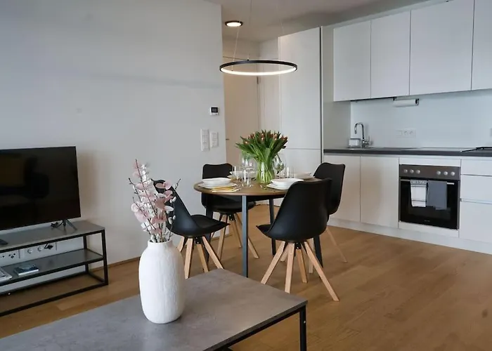 Modern Near Stadtpark Apartment