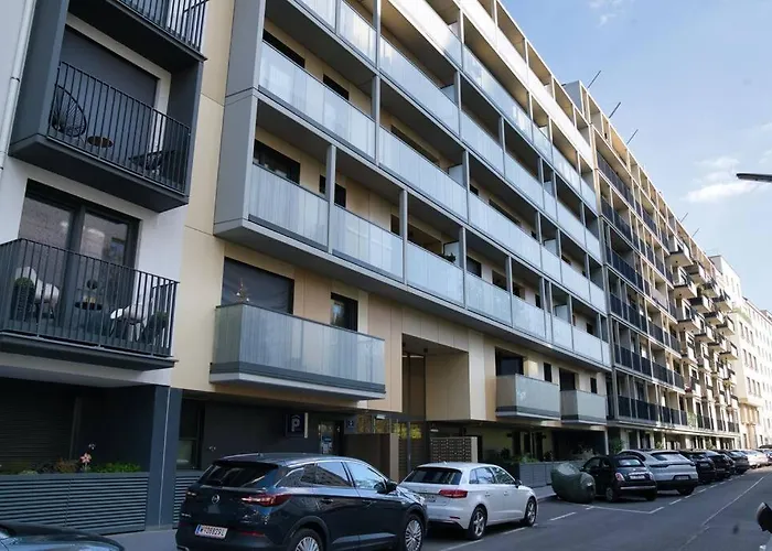 Modern Near Stadtpark Apartment